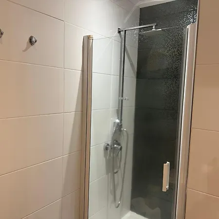 Discovery 1 Apartment
